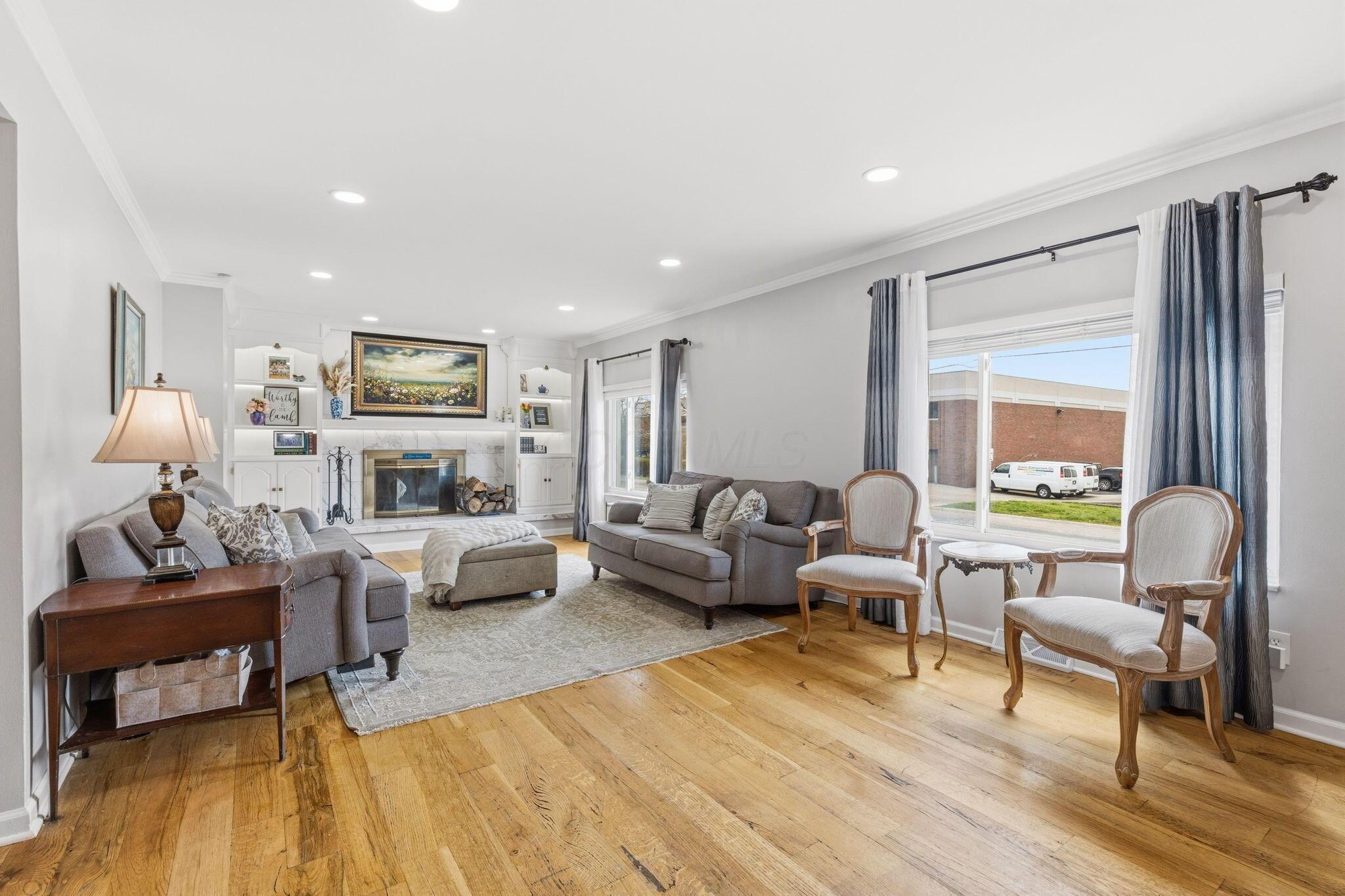 252 E Broadway Avenue
