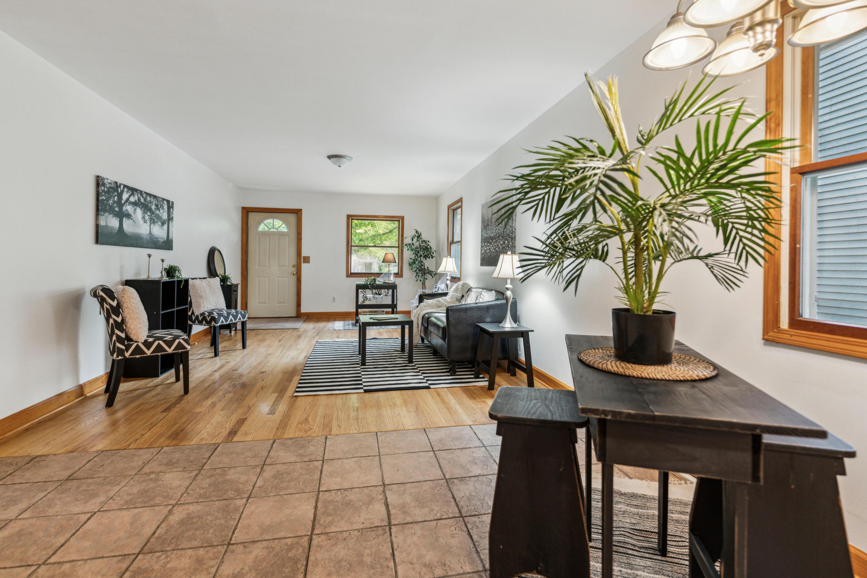 Columbus, Ohio 43214, United States, 2 Bedrooms Bedrooms, ,1 BathroomBathrooms,Residential,Active,143742