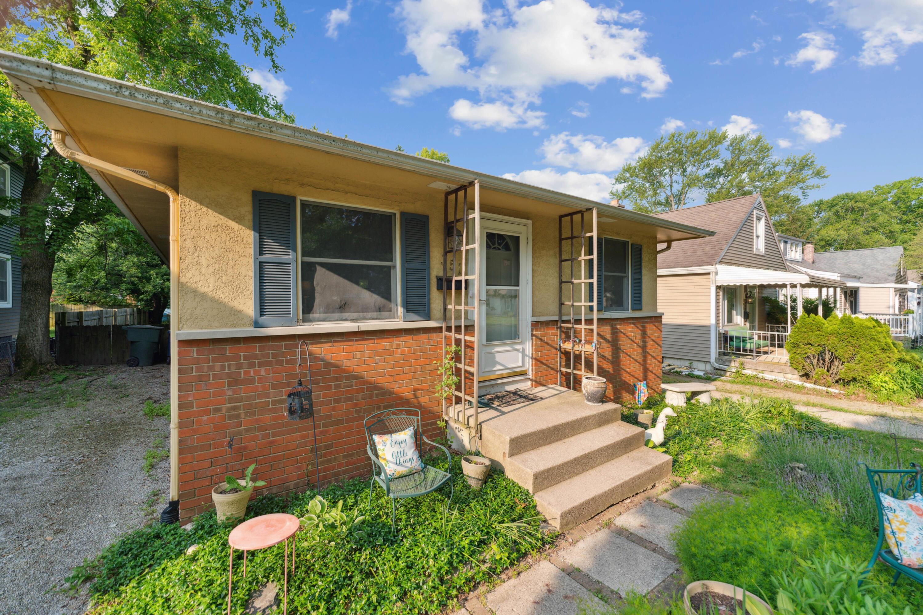 Columbus, Ohio 43214, United States, 2 Bedrooms Bedrooms, ,1 BathroomBathrooms,Residential,Active,143742