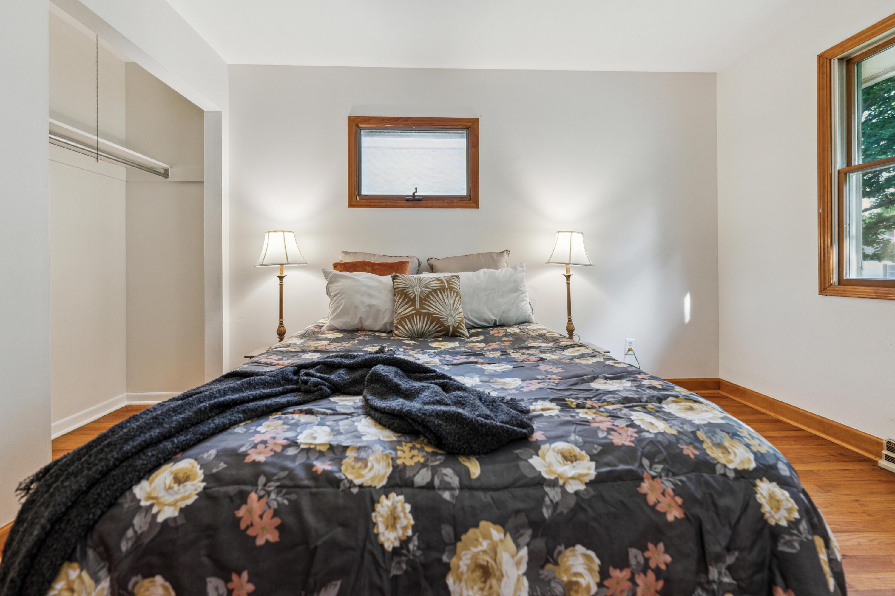 Columbus, Ohio 43214, United States, 2 Bedrooms Bedrooms, ,1 BathroomBathrooms,Residential,Active,143742