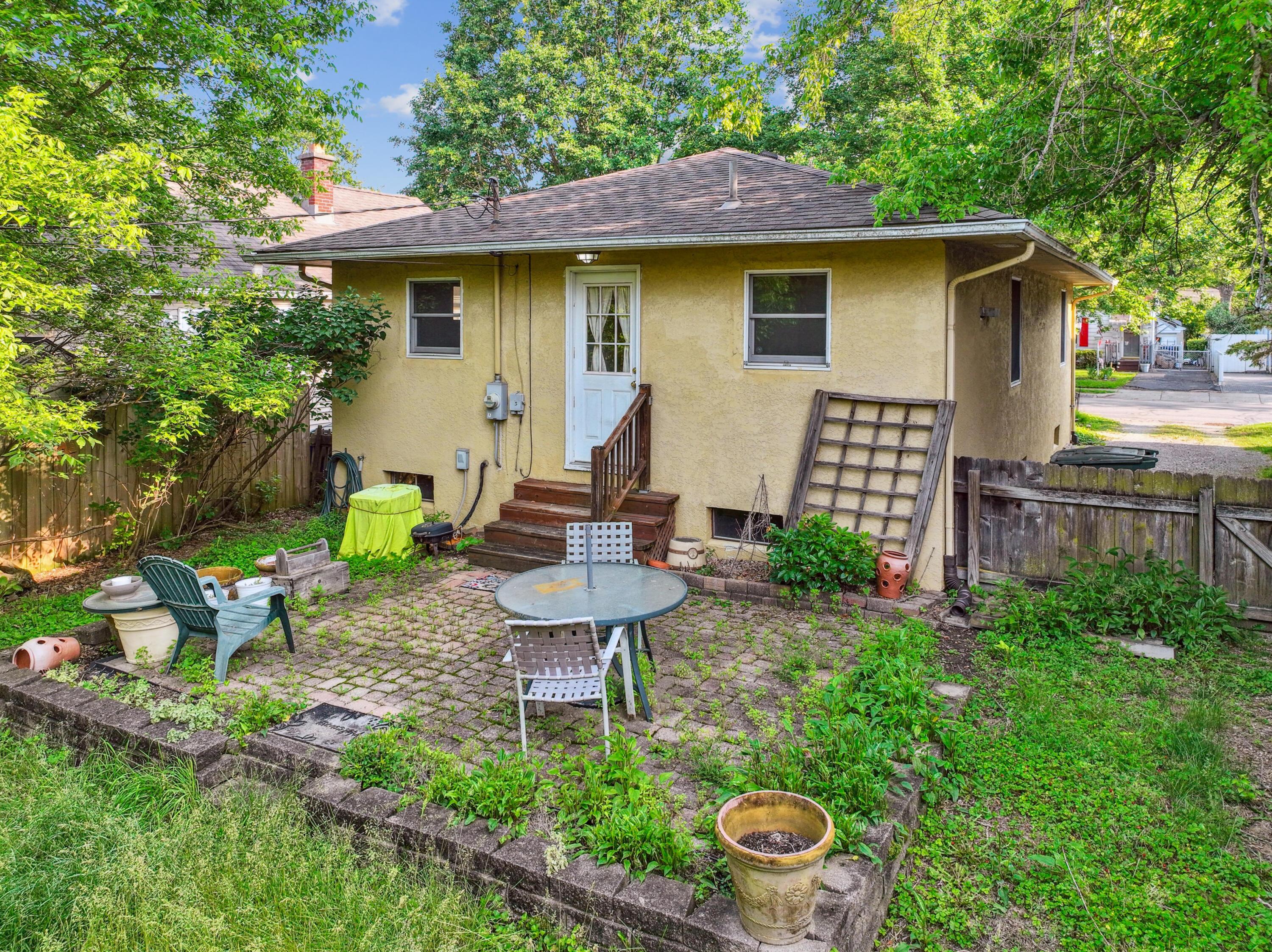 Columbus, Ohio 43214, United States, 2 Bedrooms Bedrooms, ,1 BathroomBathrooms,Residential,Active,143742