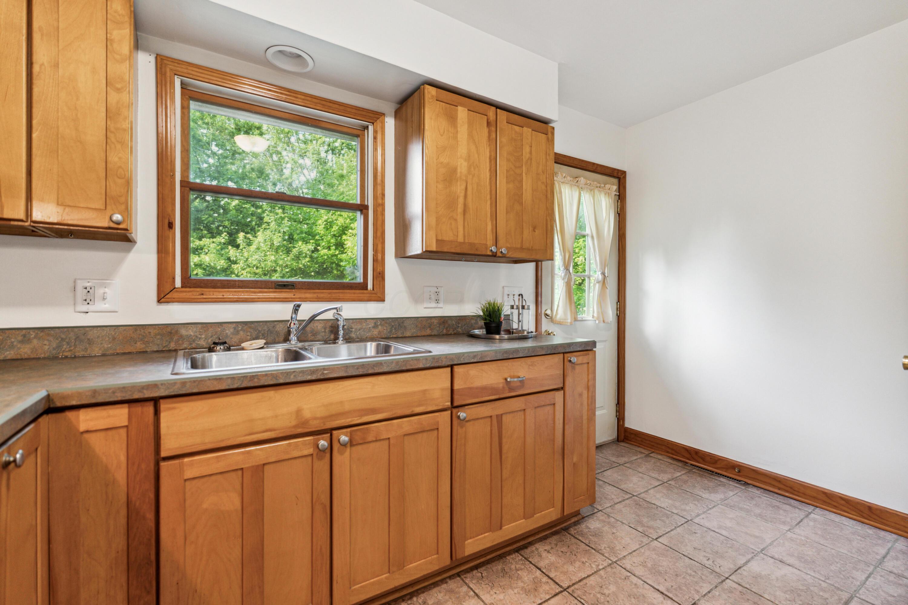 Columbus, Ohio 43214, United States, 2 Bedrooms Bedrooms, ,1 BathroomBathrooms,Residential,Active,143742