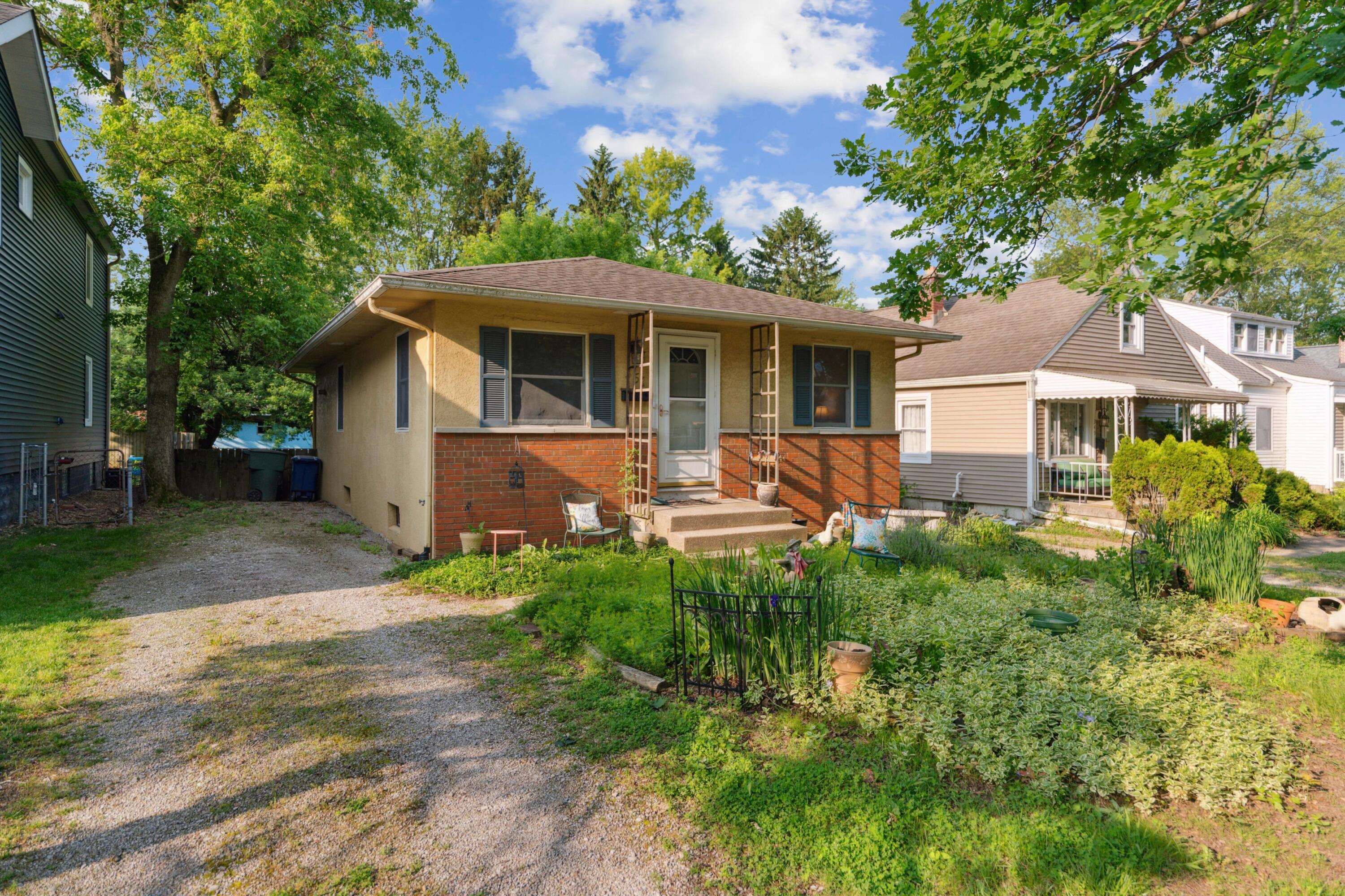 Columbus, Ohio 43214, United States, 2 Bedrooms Bedrooms, ,1 BathroomBathrooms,Residential,Active,143742