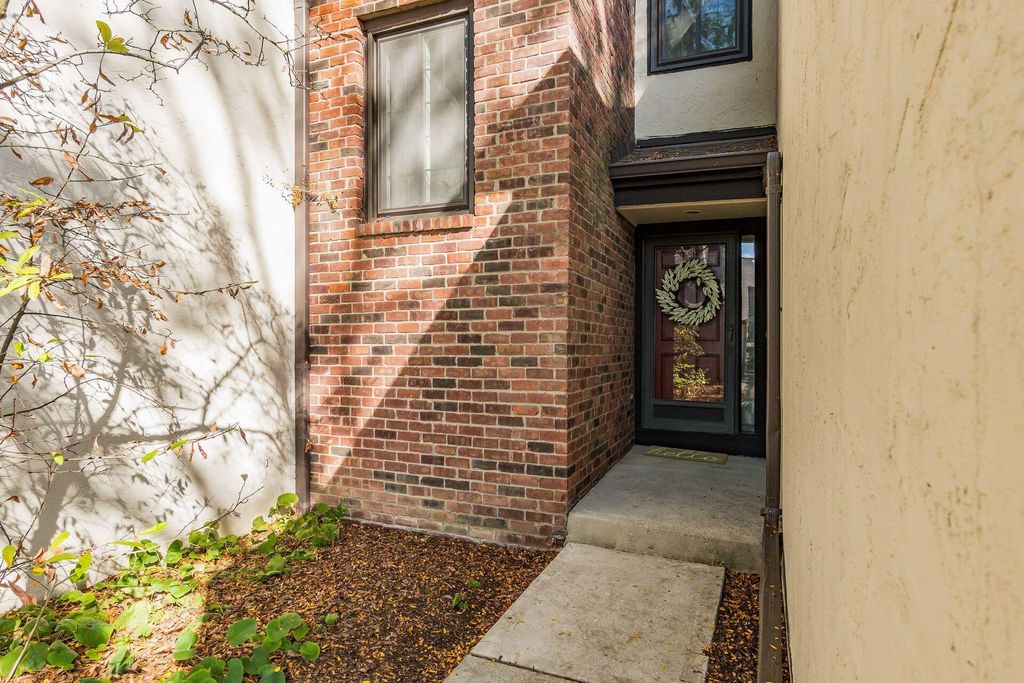 Photo of 210 Saint Antoine Drive 25D #25D, Worthington, OH 43085 (MLS # 225038299)