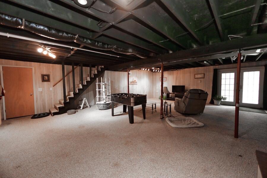 2406 Apple Valley Drive, Howard, Ohio image 30