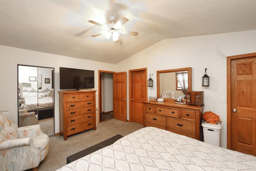 2406 Apple Valley Drive, Howard, Ohio image 22
