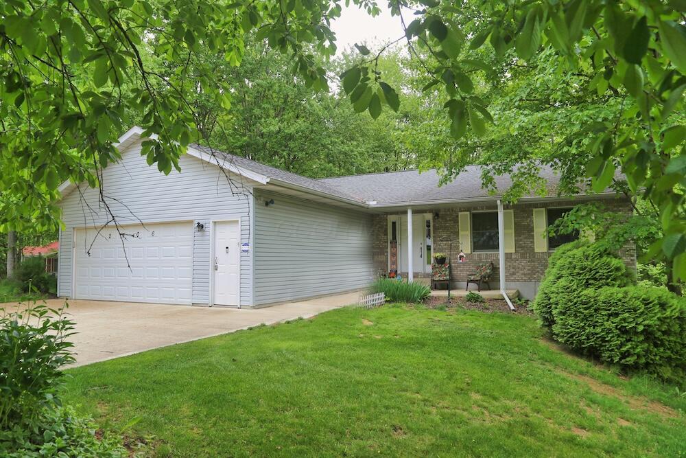 2406 Apple Valley Drive, Howard, Ohio image 1