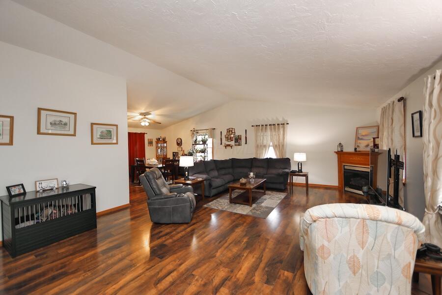 2406 Apple Valley Drive, Howard, Ohio image 5