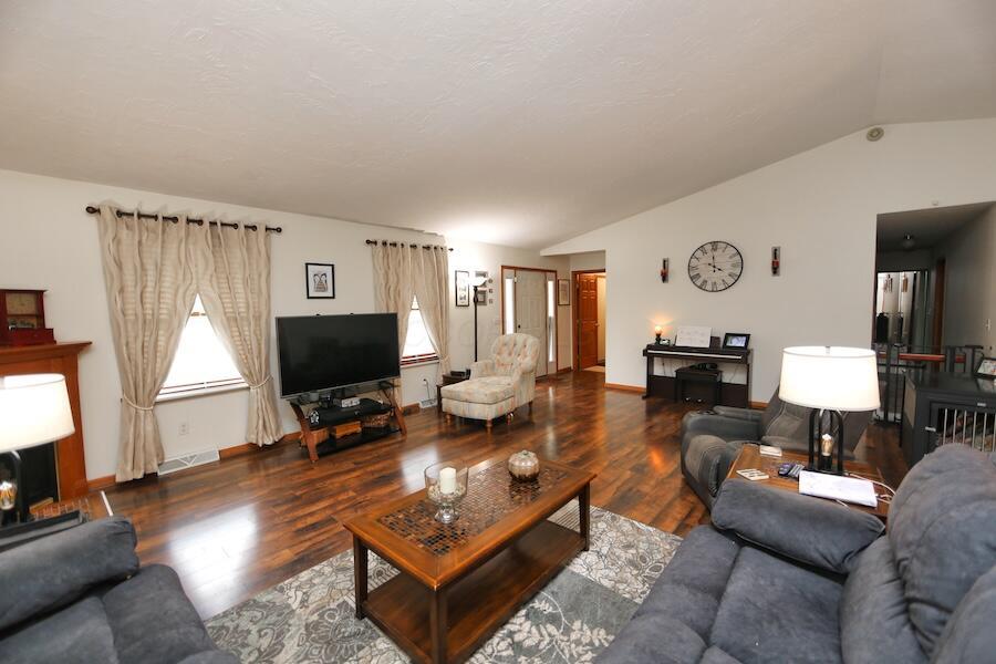 2406 Apple Valley Drive, Howard, Ohio image 7