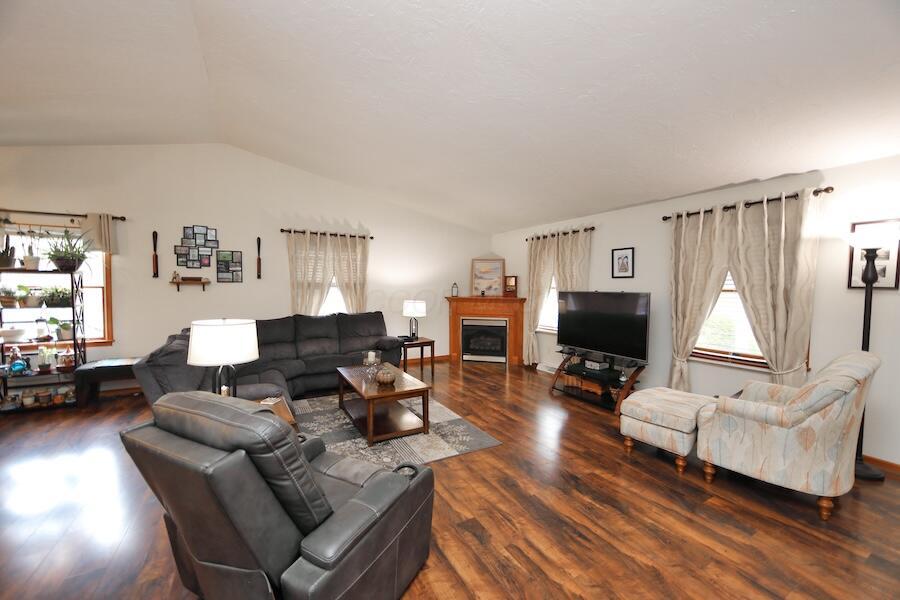 2406 Apple Valley Drive, Howard, Ohio image 3