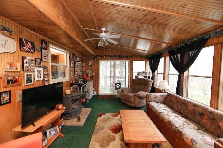 2406 Apple Valley Drive, Howard, Ohio image 16