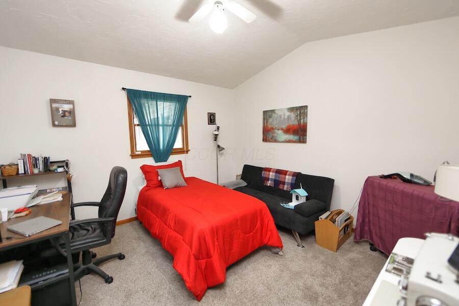 2406 Apple Valley Drive, Howard, Ohio image 24
