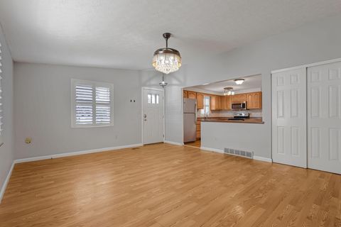 Tiny photo for 162 South Fork Circle, Pataskala, OH 43062 (MLS # 226014018)