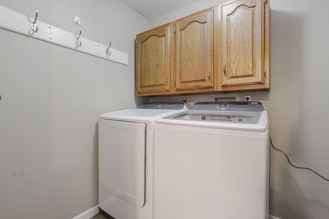 Tiny photo for 162 South Fork Circle, Pataskala, OH 43062 (MLS # 226014018)
