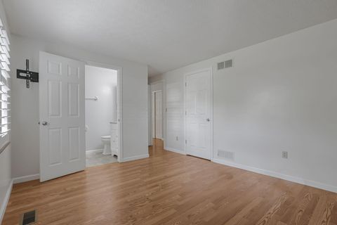 Tiny photo for 162 South Fork Circle, Pataskala, OH 43062 (MLS # 226014018)