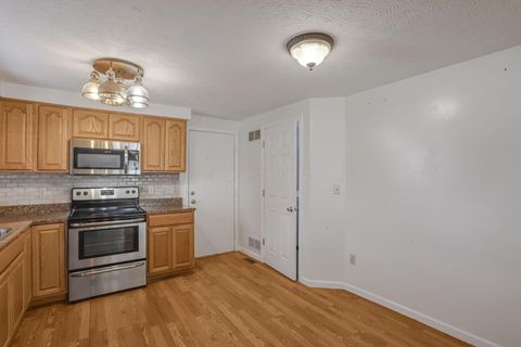 Tiny photo for 162 South Fork Circle, Pataskala, OH 43062 (MLS # 226014018)