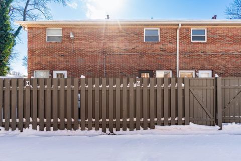 Tiny photo for 5705 S Pine Tree Street G #G, Columbus, OH 43229 (MLS # 226002816)