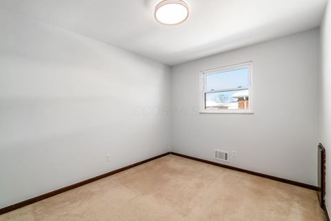 Tiny photo for 5705 S Pine Tree Street G #G, Columbus, OH 43229 (MLS # 226002816)