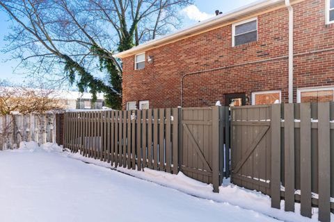 Tiny photo for 5705 S Pine Tree Street G #G, Columbus, OH 43229 (MLS # 226002816)