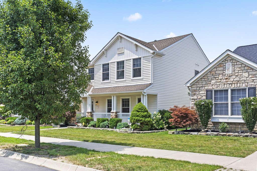 Photo of 6036 Pennington Creek Drive, Dublin, OH 43016 (MLS # 226024986)