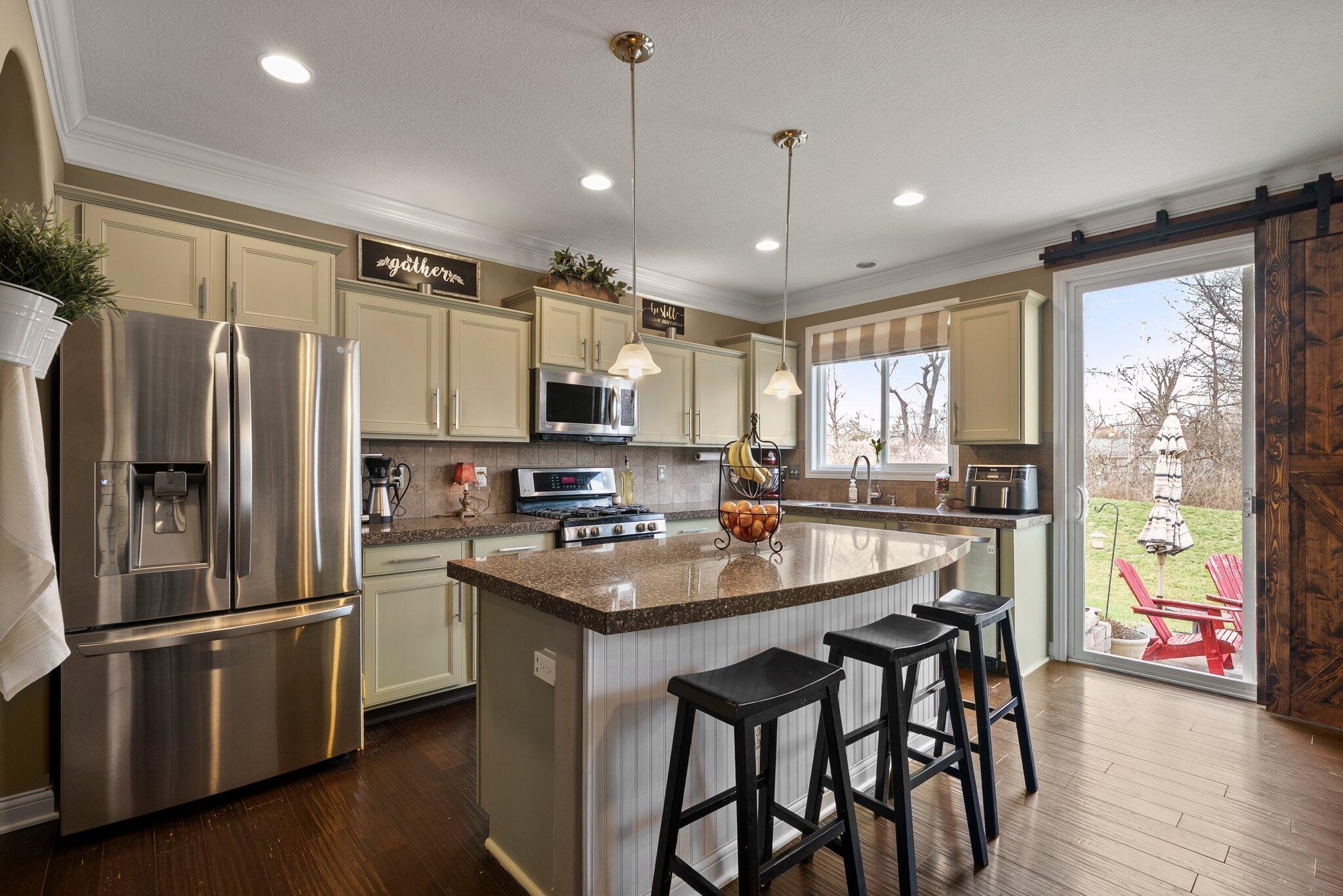 3950 Granite Peak Drive, Grove City, Ohio image 18