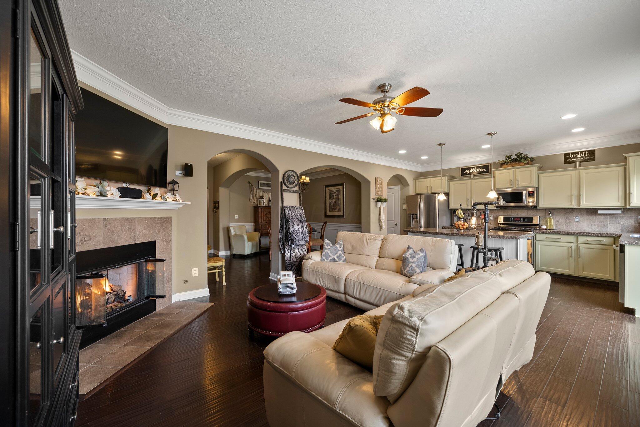 3950 Granite Peak Drive, Grove City, Ohio image 16