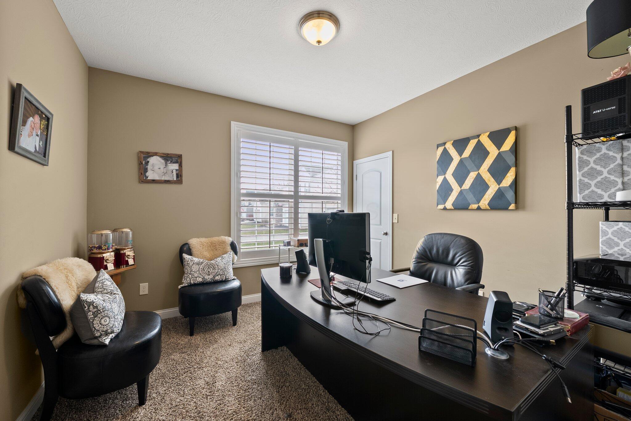 3950 Granite Peak Drive, Grove City, Ohio image 8