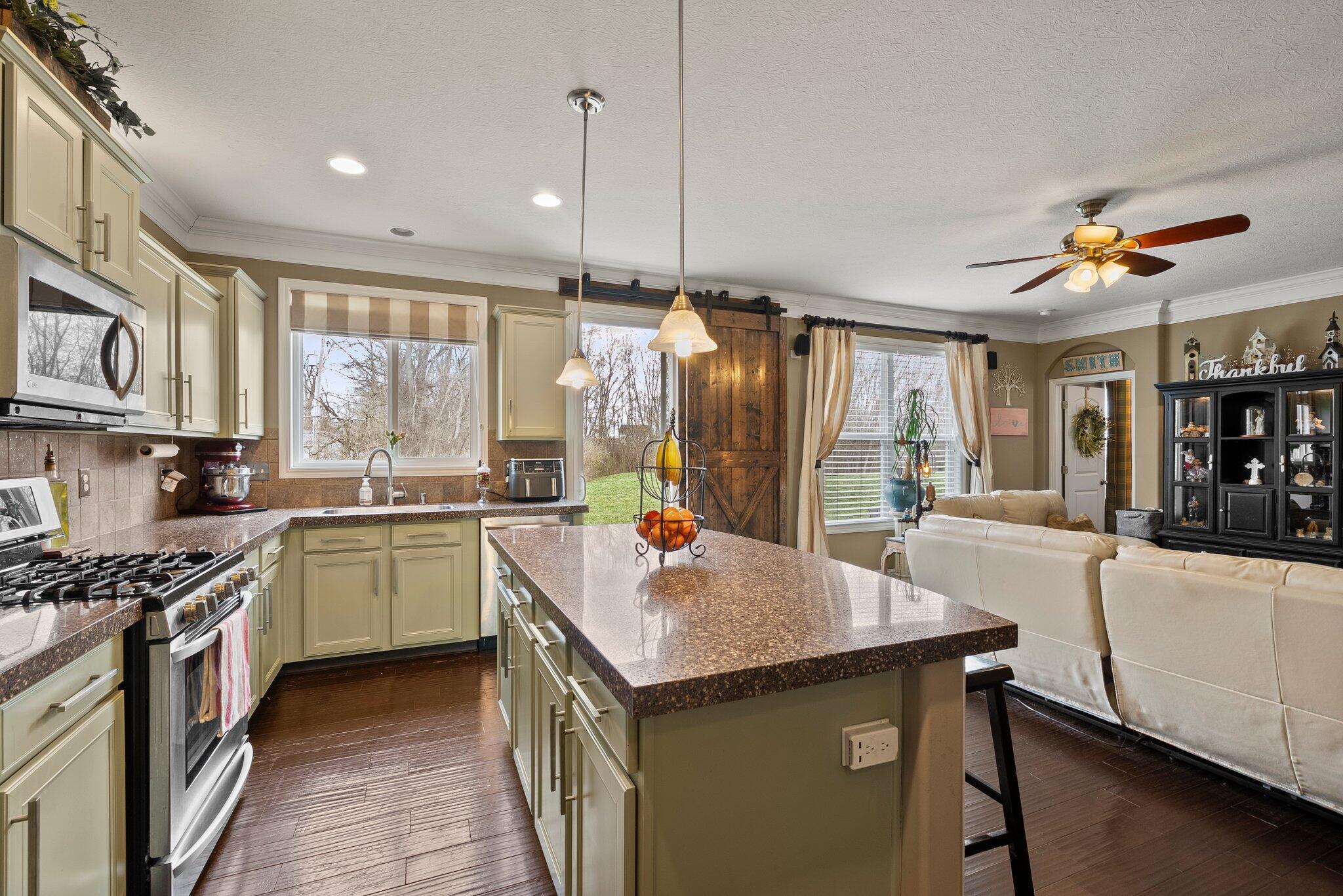 3950 Granite Peak Drive, Grove City, Ohio image 21