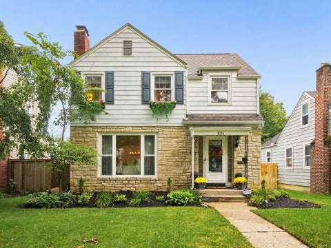 Photo of 836 Grandon Avenue, Columbus, OH 43209 (MLS # 226036097)