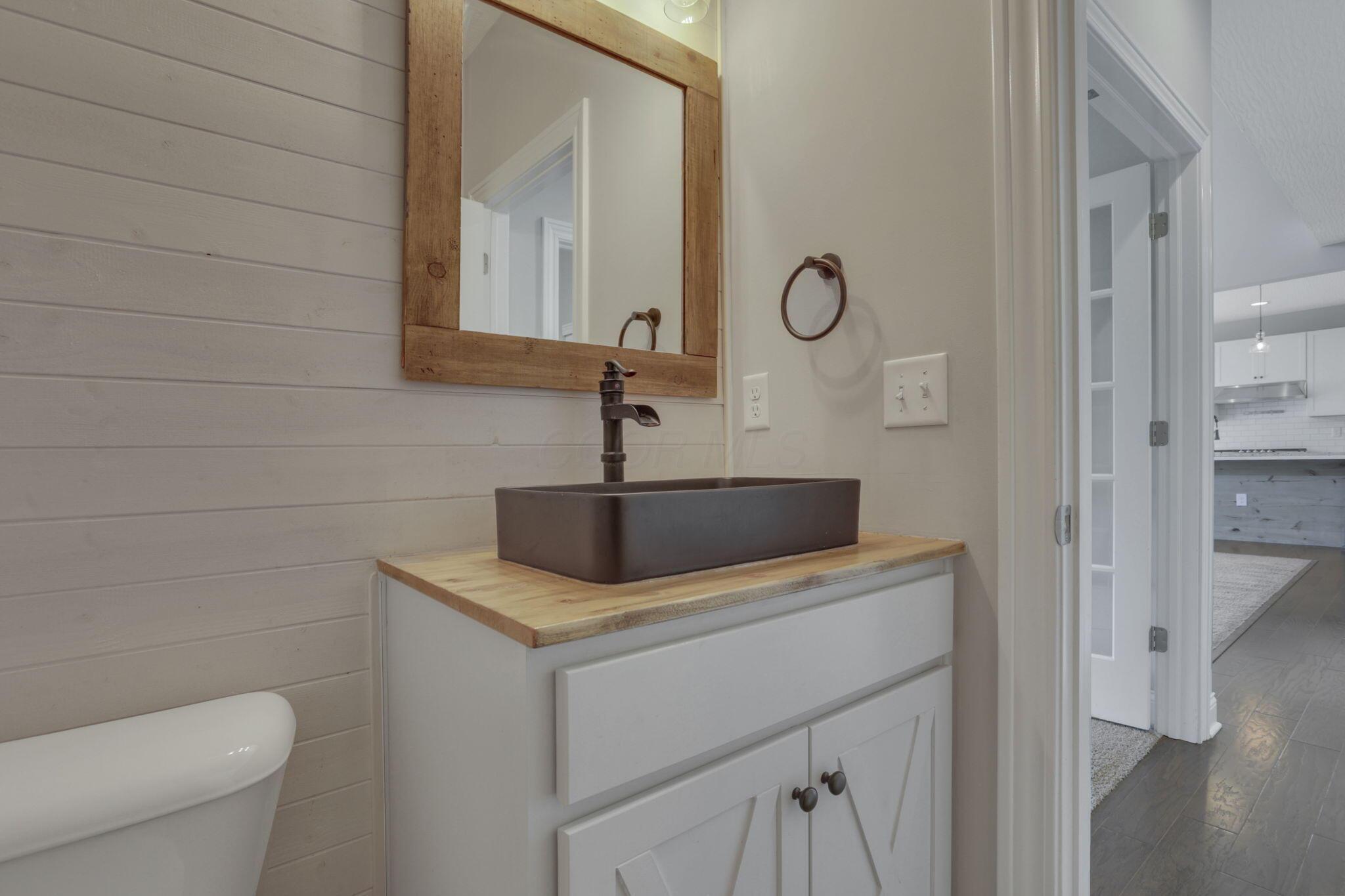 Powell, Ohio 43065, United States, 4 Bedrooms Bedrooms, ,3 BathroomsBathrooms,Residential,Active,165449