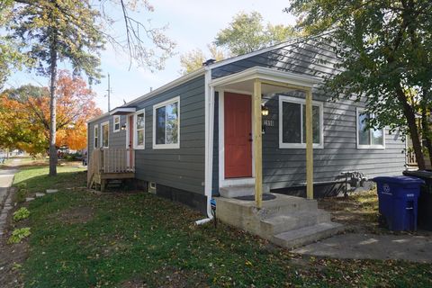 Photo of 2896-2898 Mcguffey Road, Columbus, OH 43224 (MLS # 225044107)