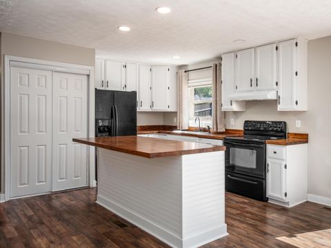 Tiny photo for 930 Hickory Drive, Marysville, OH 43040 (MLS # 225037417)