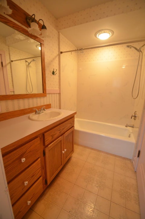 Tiny photo for 853 Oxley Road, Grandview Heights, OH 43212 (MLS # 226036542)
