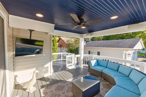 Tiny photo for 419 E N Broadway Street, Columbus, OH 43214 (MLS # 225041024)