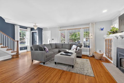 Tiny photo for 419 E N Broadway Street, Columbus, OH 43214 (MLS # 225041024)