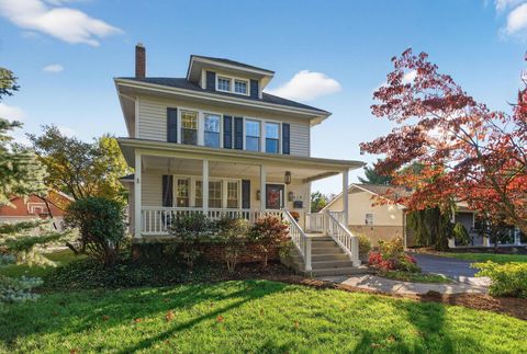 Tiny photo for 419 E N Broadway Street, Columbus, OH 43214 (MLS # 225041024)