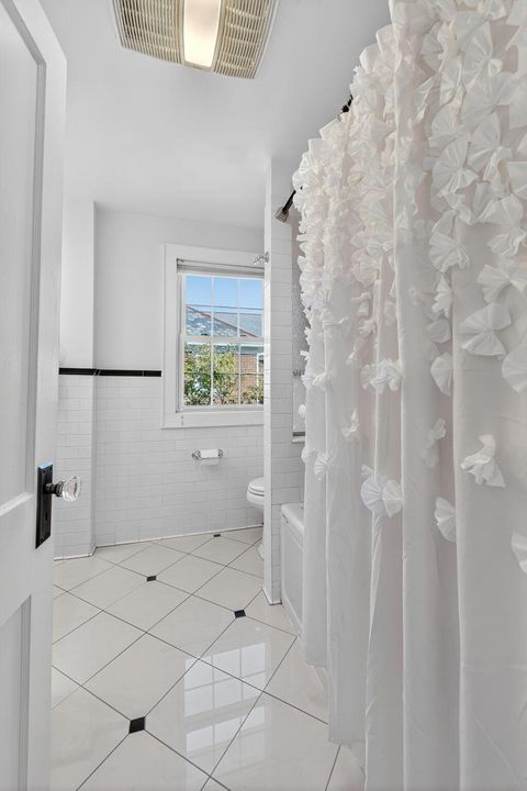 Tiny photo for 419 E N Broadway Street, Columbus, OH 43214 (MLS # 225041024)