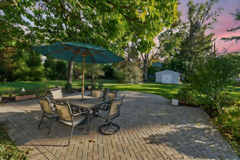 Tiny photo for 419 E N Broadway Street, Columbus, OH 43214 (MLS # 225041024)