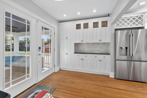 Tiny photo for 419 E N Broadway Street, Columbus, OH 43214 (MLS # 225041024)