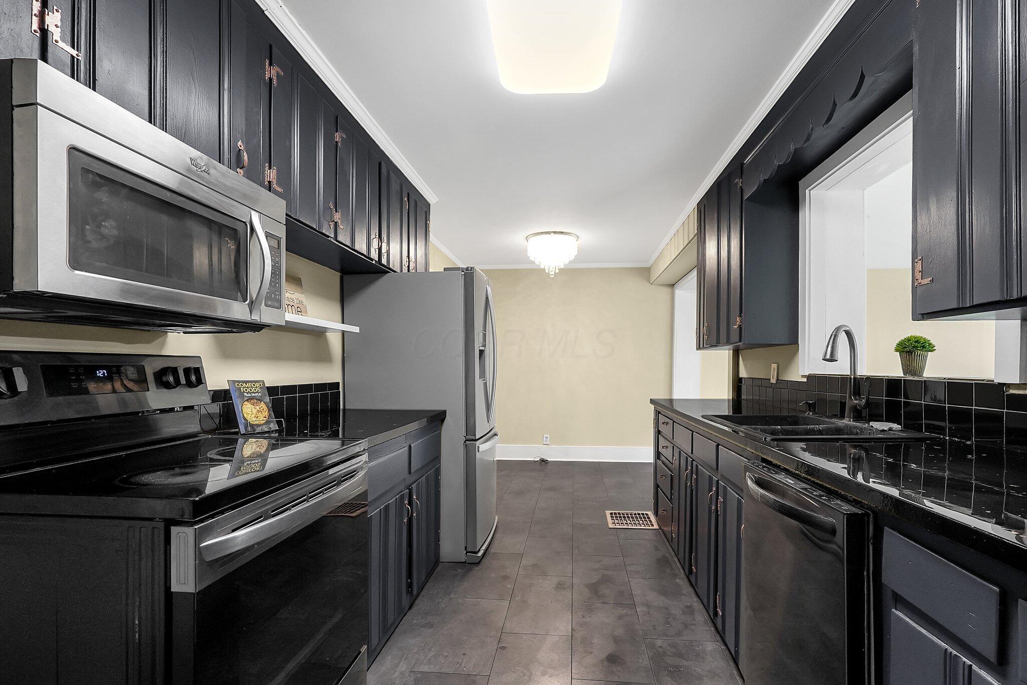 9962 Weaver Road, Utica, Ohio image 10