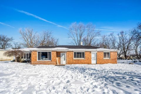 Photo of 2430 Chateau Street, Grove City, OH 43123 (MLS # 226003500)