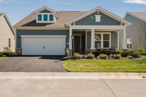Photo of 726 Oldcastle Road, Lewis Center, OH 43035 (MLS # 226035440)