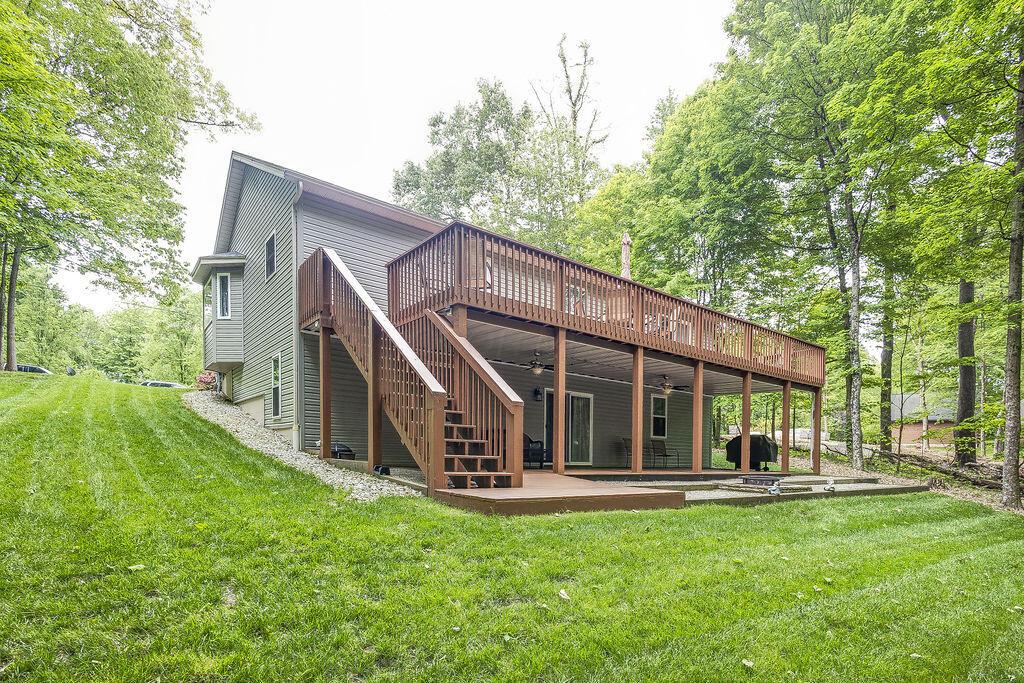 538 Grand Valley Drive, Howard, Ohio image 2