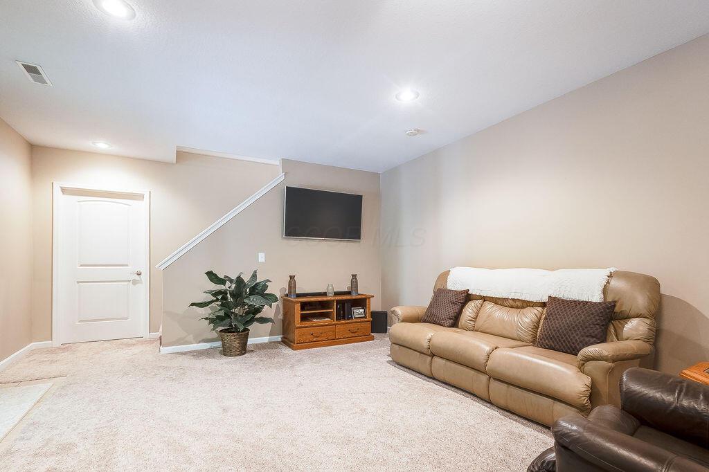 538 Grand Valley Drive, Howard, Ohio image 16