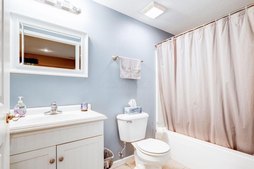 538 Grand Valley Drive, Howard, Ohio image 19