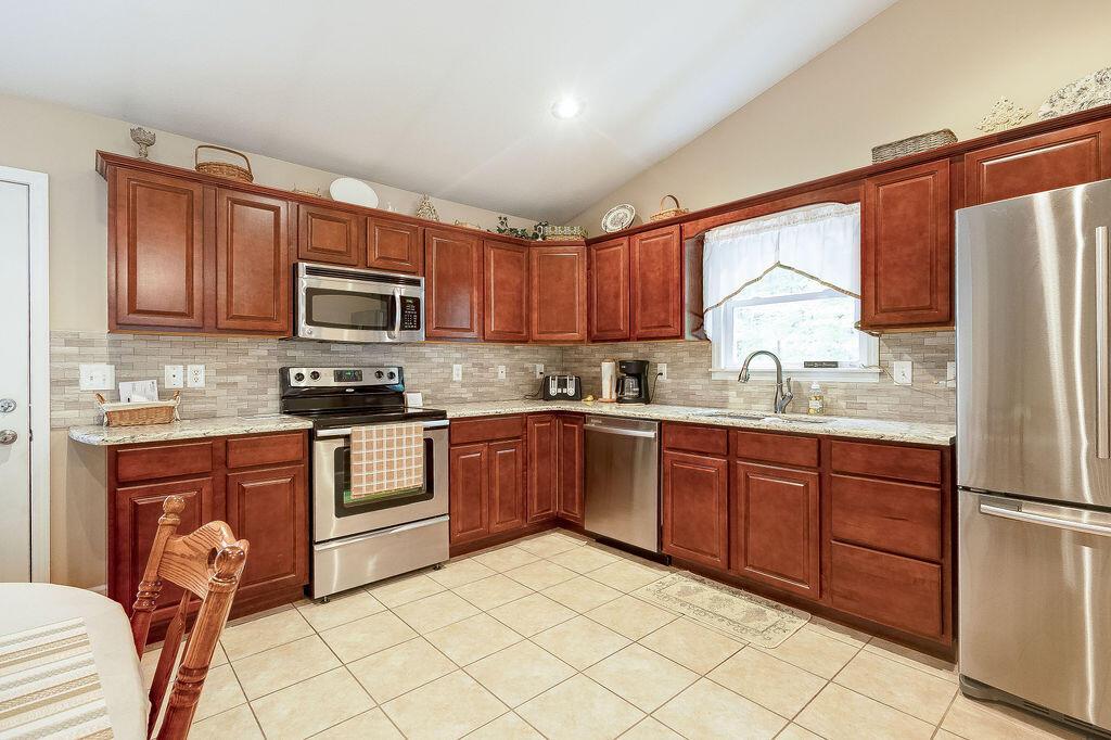 538 Grand Valley Drive, Howard, Ohio image 3