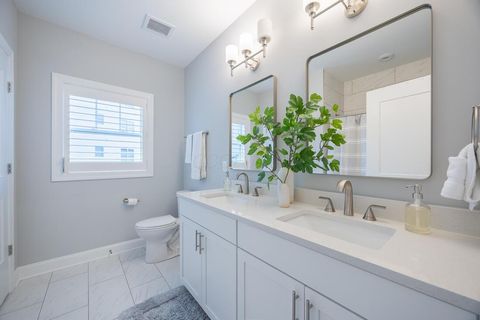 Tiny photo for 5211 Highpointe Lakes Drive 7105 #7105, Westerville, OH 43081 (MLS # 225023831)