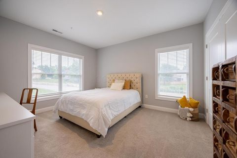 Tiny photo for 5211 Highpointe Lakes Drive 7105 #7105, Westerville, OH 43081 (MLS # 225023831)