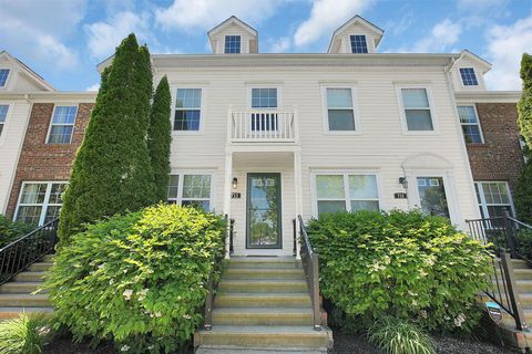Condo For Sale - 713 Lazelle Road<br/> Westerville, OH 43081