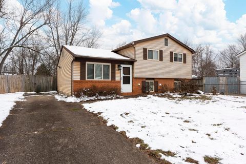 Photo of 5326 Adderley Avenue, Columbus, OH 43232 (MLS # 225044863)